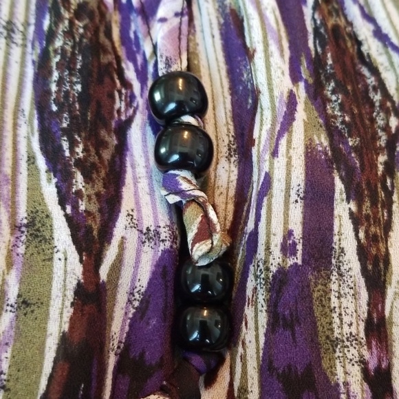 ❤New Direction Accordion Style Material Top - Picture 6 of 6